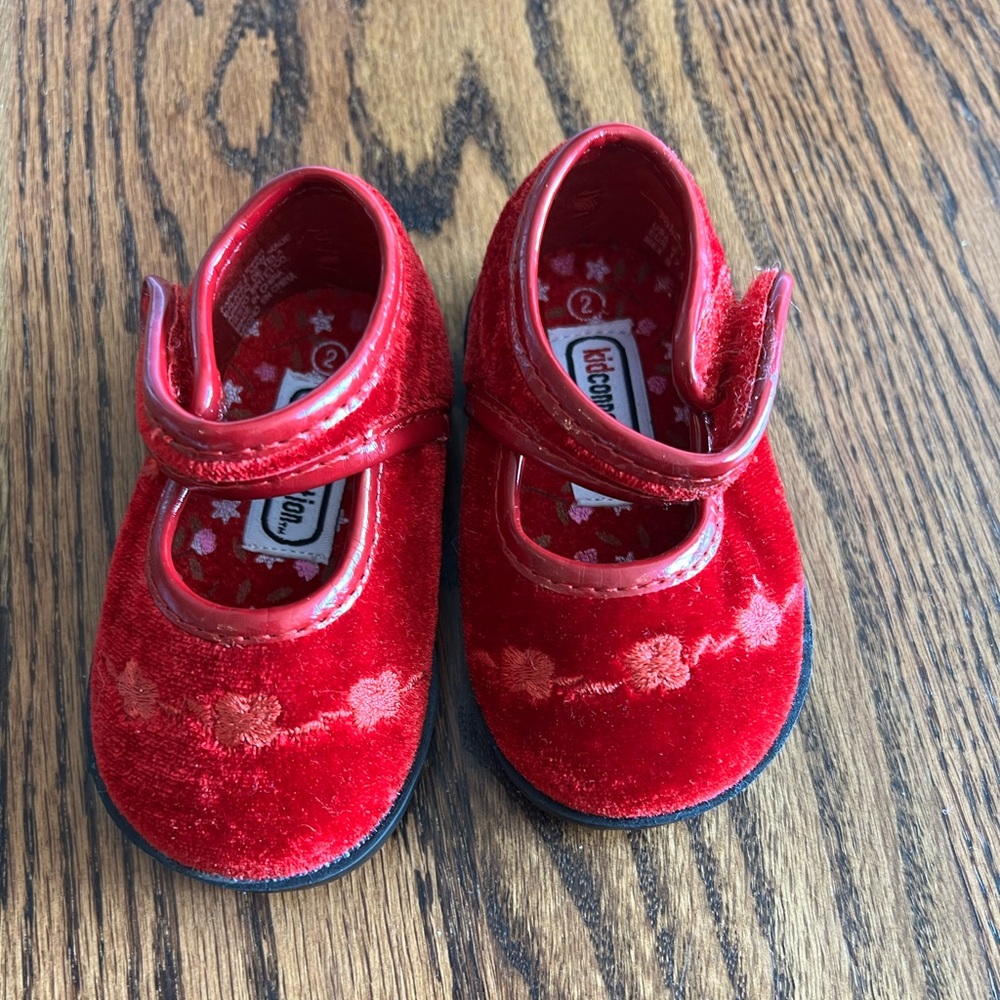 Kid Connection red Velcro shoes size 2